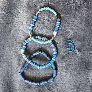 Earrings and bracelets set